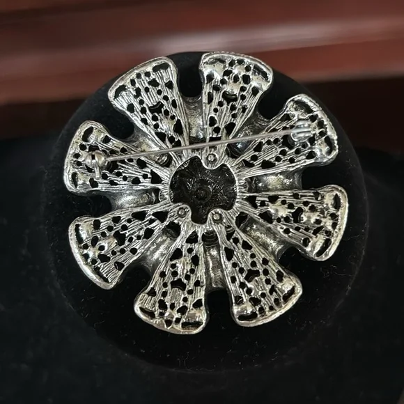 Premier designs broach - Picture 3 of 3